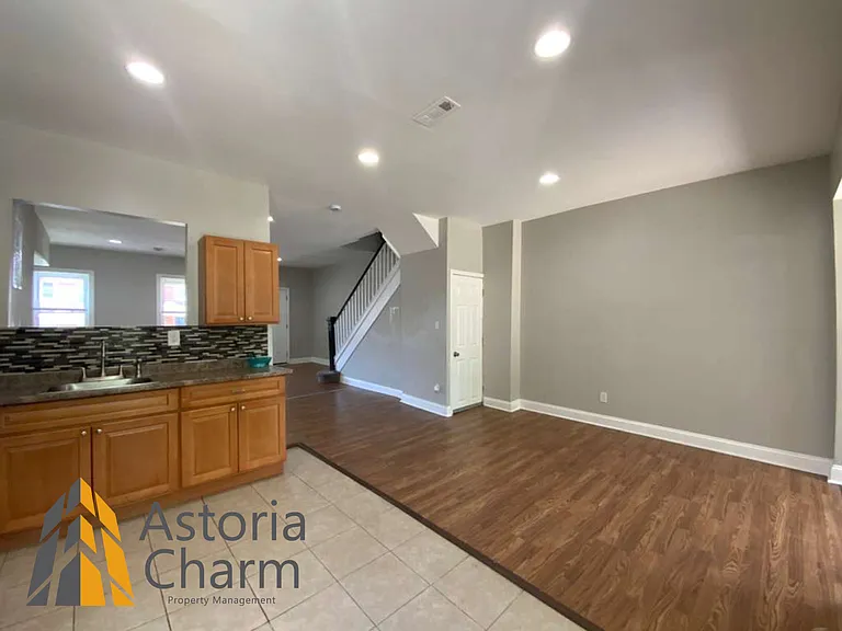 730 N Edgewood St — Photo 8