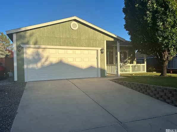 785 Summer Dr, Sun Valley, NV 89433