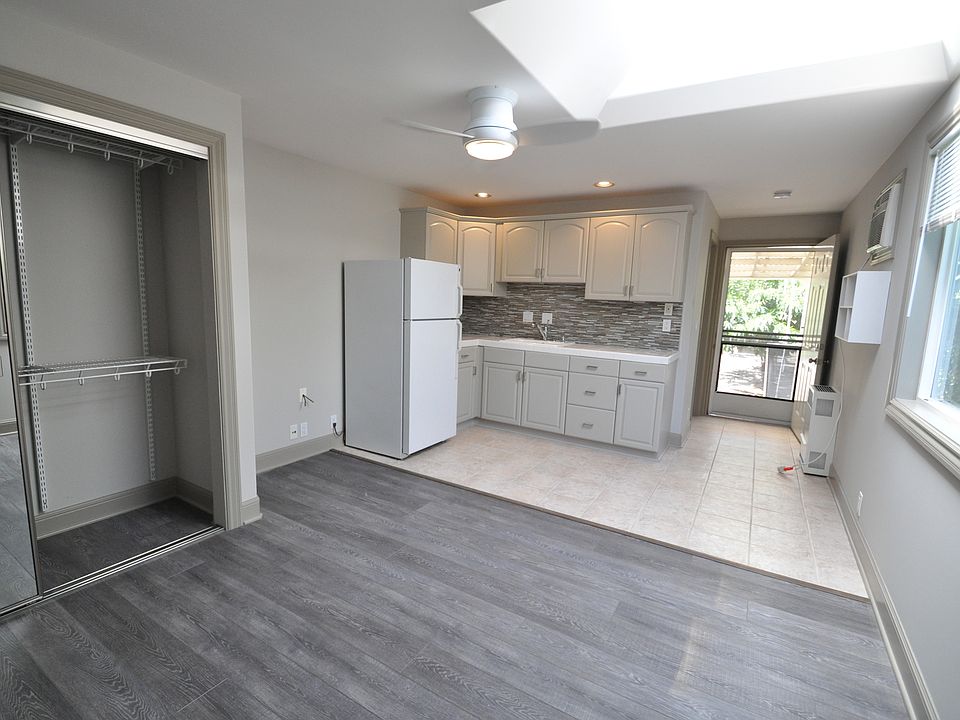 1st image of 1009 Empey Way #1