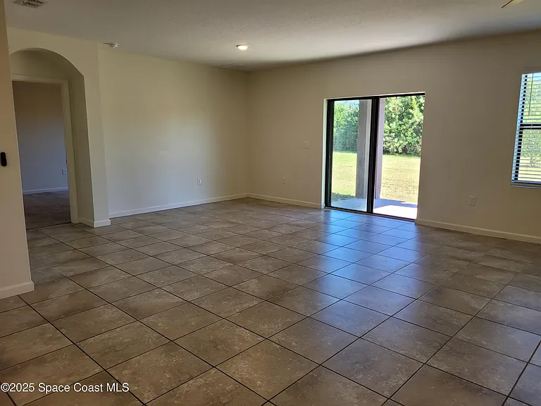760 Acadia Ct SE — Photo 9
