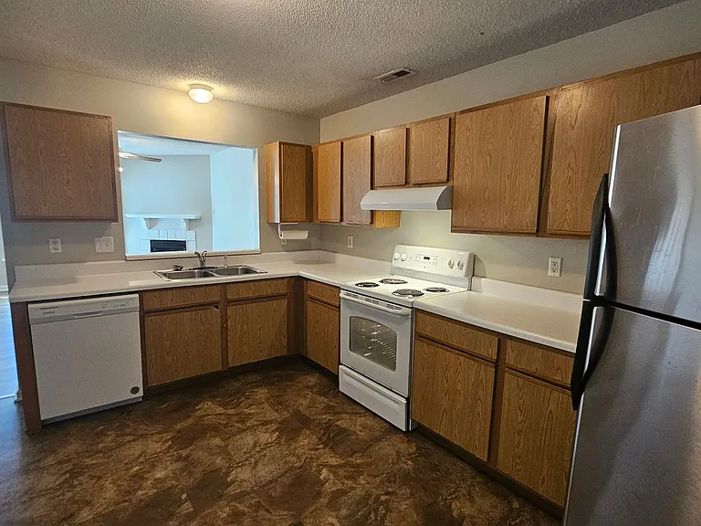 2125 Brandymill Ln — Photo 11