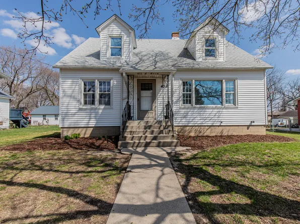 435 S Main St, Leland, IL 60531