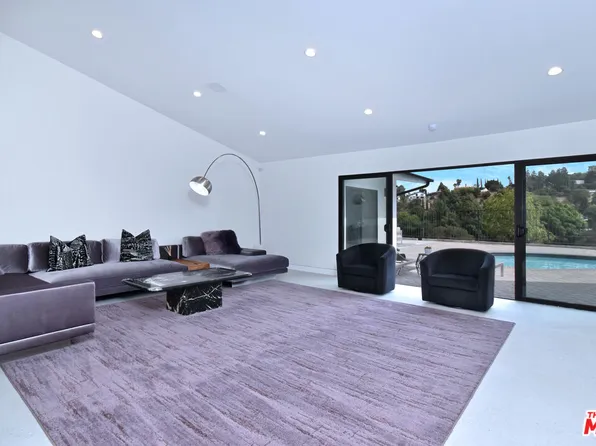 3196 Dona Mema Pl, Studio City, CA 91604