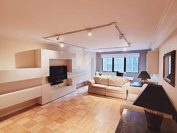 4th image of 116 Central Park S #D9