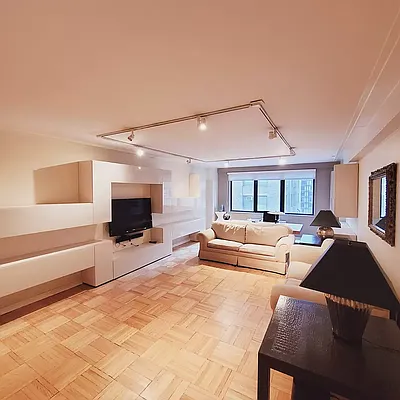 Rented by New York Residence | media 23