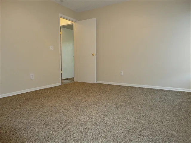 732 McLean Ct — Photo 8