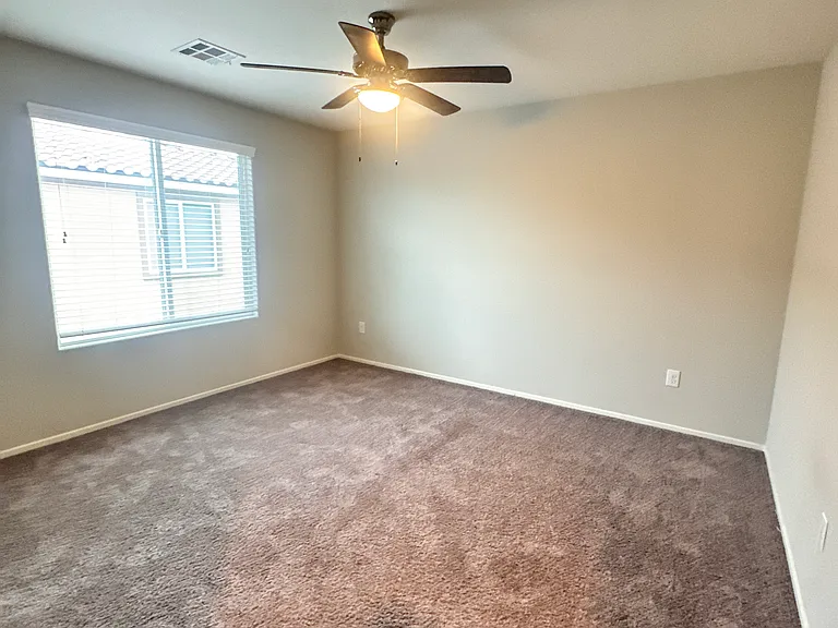White Opal St — Photo 16
