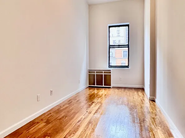 224 West 72nd Street image 4 of 7