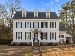 2707 E Fairway Rd, Morehead City, NC 28557