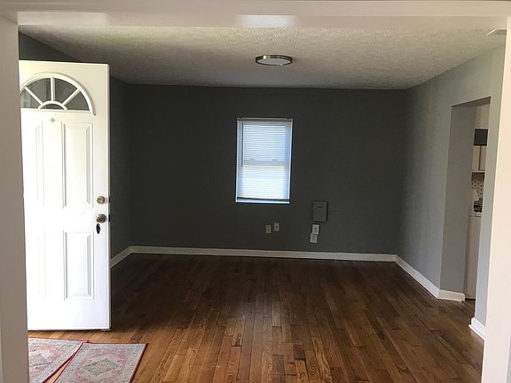 3rd image of 3722 Marvin Ave