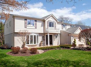 1010 Canterbury Rd, Grosse Pointe Woods, MI 48236