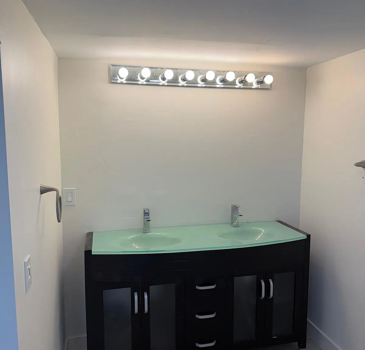 4 bed, 1600 sqft, $3,500 — Photo 4