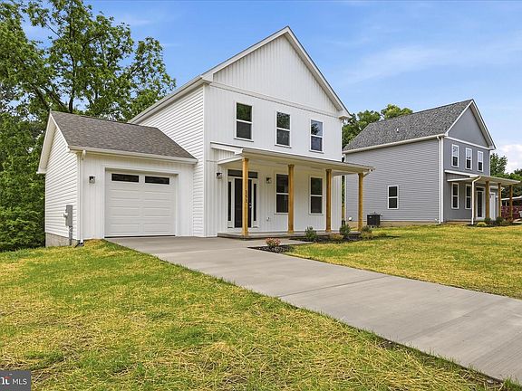 3rd image of 151 Lauck Dr