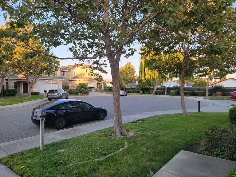 1017 Phoenix Ct — Photo 25
