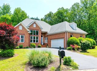 5725 Promontory Pl, Midlothian, VA 23112