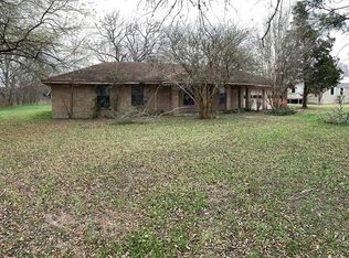 19641 Nordt Rd, Damon, TX 77430