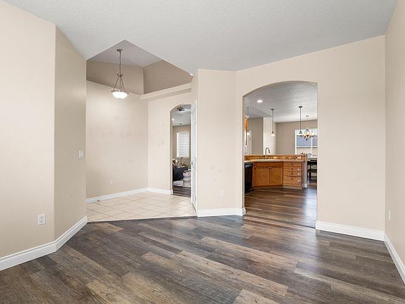 5th image of 400 Pinnacle Dr