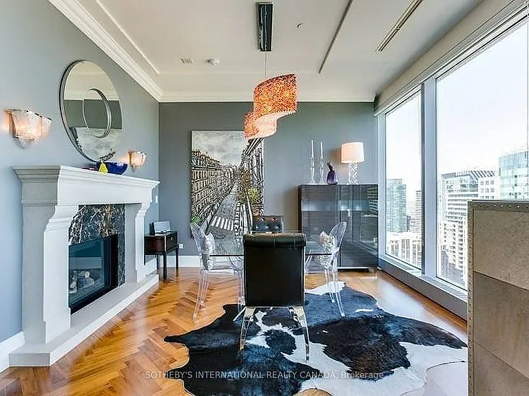183 Wellington St W #2602 — Photo 4