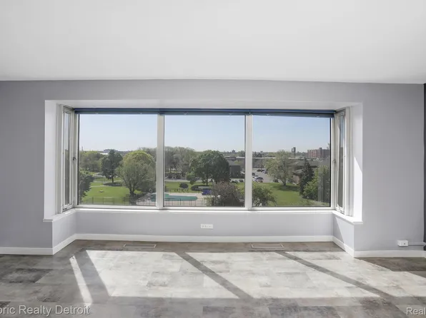 1300 E Lafayette St APT 305, Detroit, MI 48207