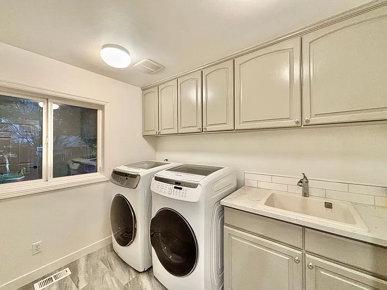 13211 NE 10th Pl — Photo 15