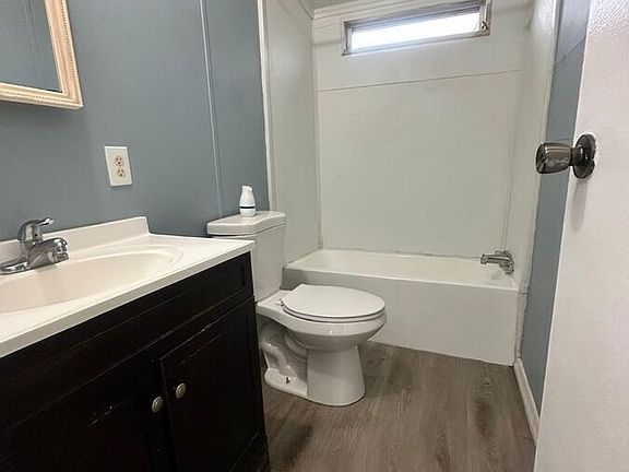 3rd image of 11863 Atlantic Cir