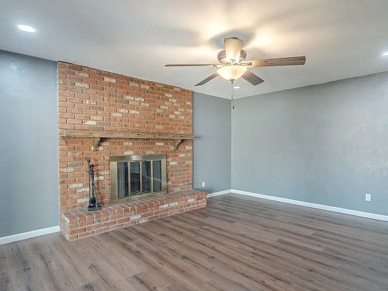 3236 S Kenwood Ln — Photo 19
