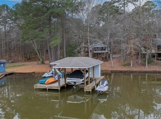 697 Pigeon Path, Ebony, VA 23845