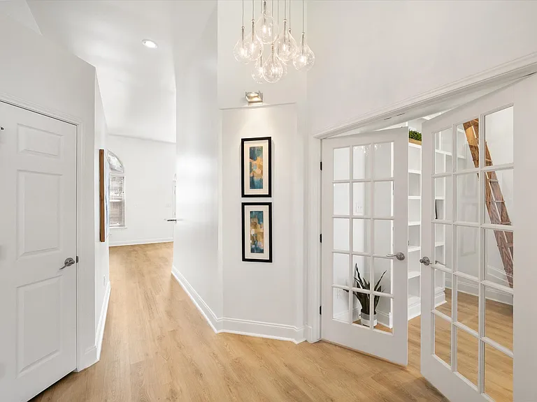 42 Sonora Dr — Photo 2