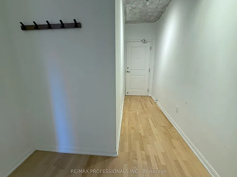 628 Fleet St #522 — Photo 15