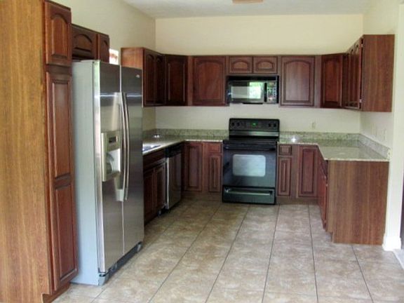 3rd image of 130 Zoe Dr