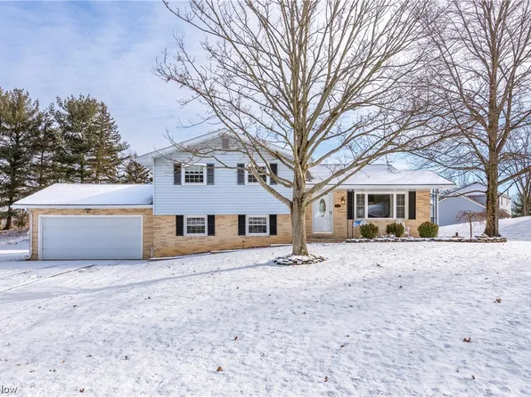 6820 Elaine Ave NW, North Canton, OH 44720