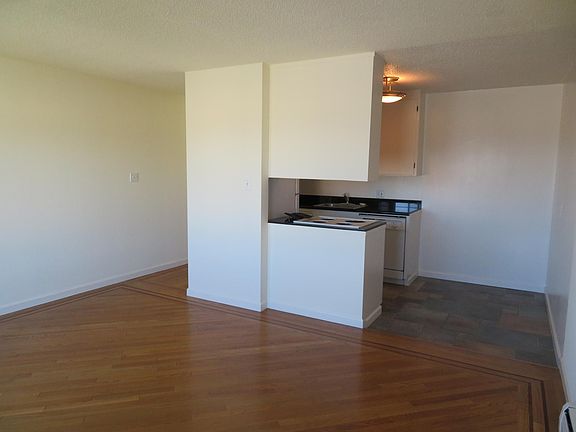 5th image of 2740 Greenwich St #315