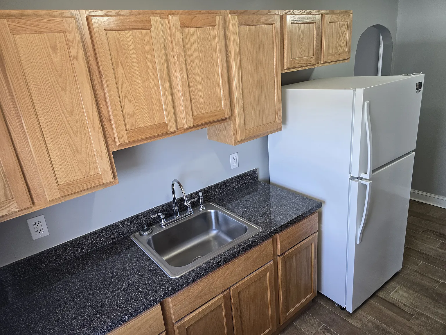 7504 Greenhill Rd — Photo 3