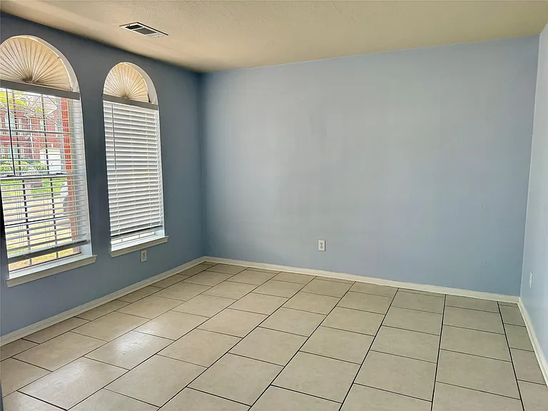 14802 Bellflora Ct — Photo 5