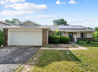 116 Cloverleaf Rd, Matteson, IL 60443