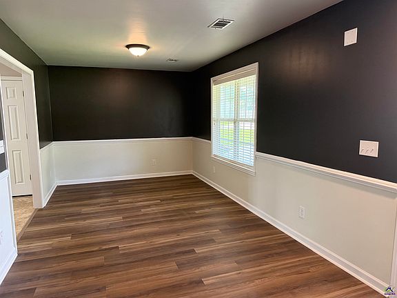 5th image of 104 Lonesome Doe Cir