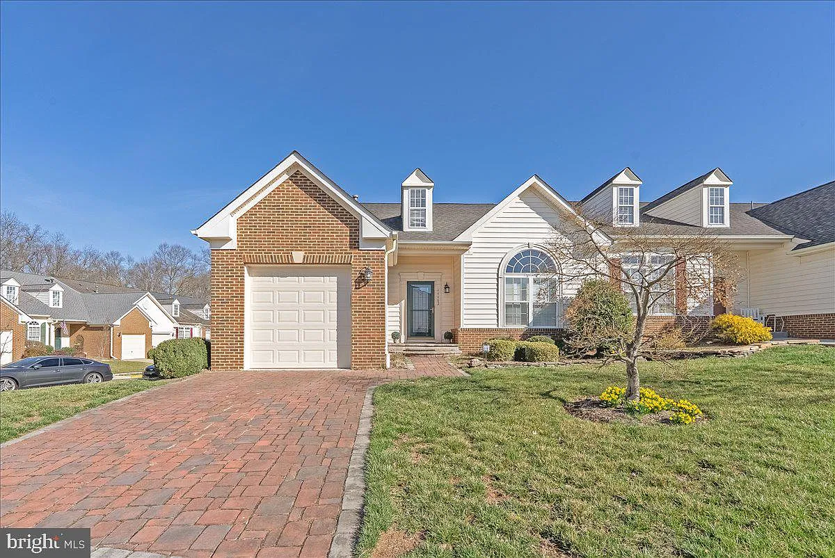 3 bed, 3.5 bath, 3040 sqft, $3,600 — Photo 2