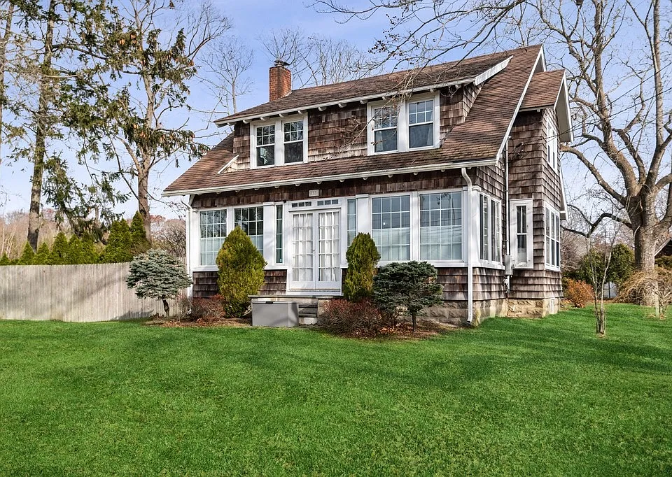 Ponquogue Ave