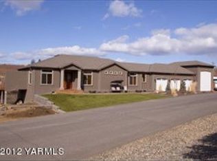 190 Briarwood Dr, Selah, WA 98942