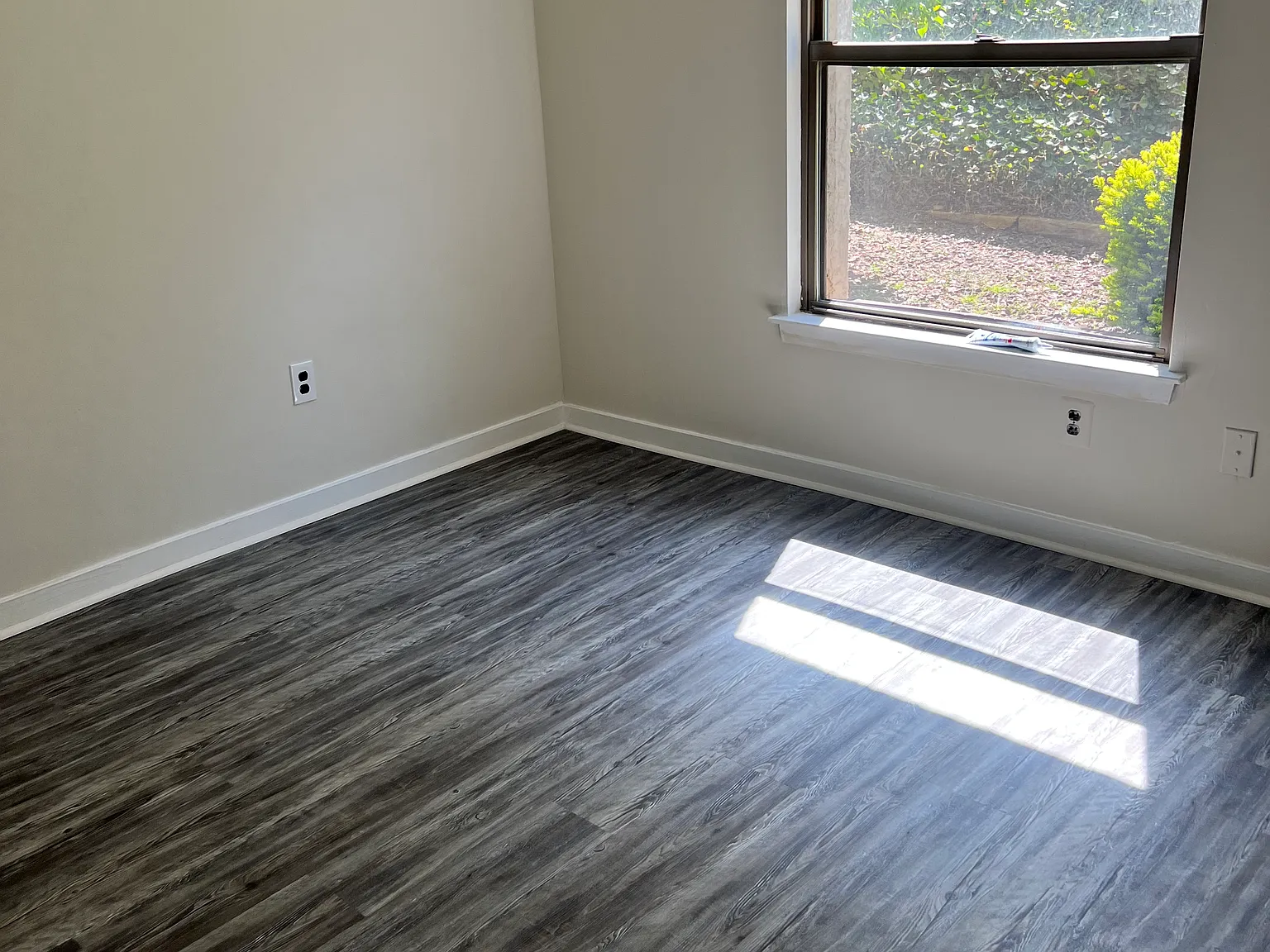 2 bed, 1037 sqft, $1,990 — Photo 3