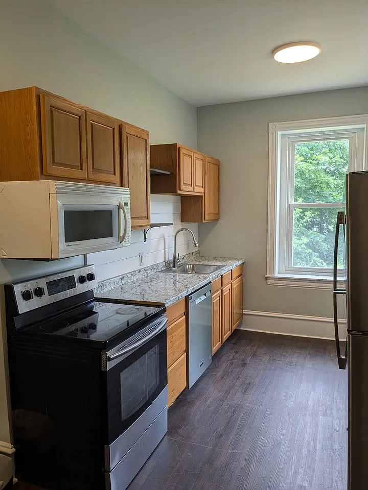 1 bed, 450 sqft, $1,500 — Photo 2