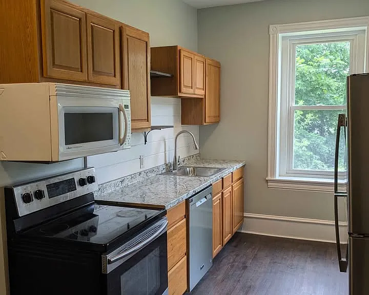 115 Main St #2 — Photo 2
