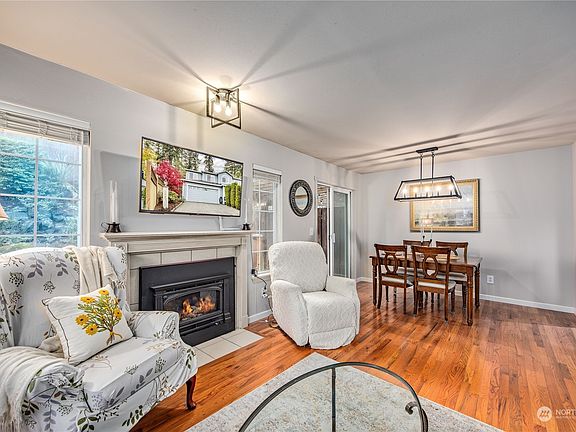 4th image of 10887 Tulip Place NW