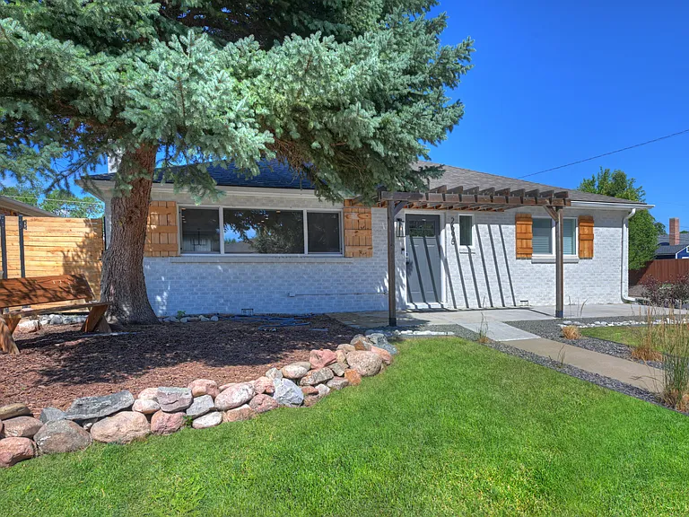 2695 Kearney St — Photo 2