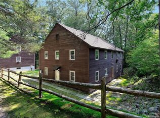 239 Old Farms Rd APT 17D, Avon, CT 06001