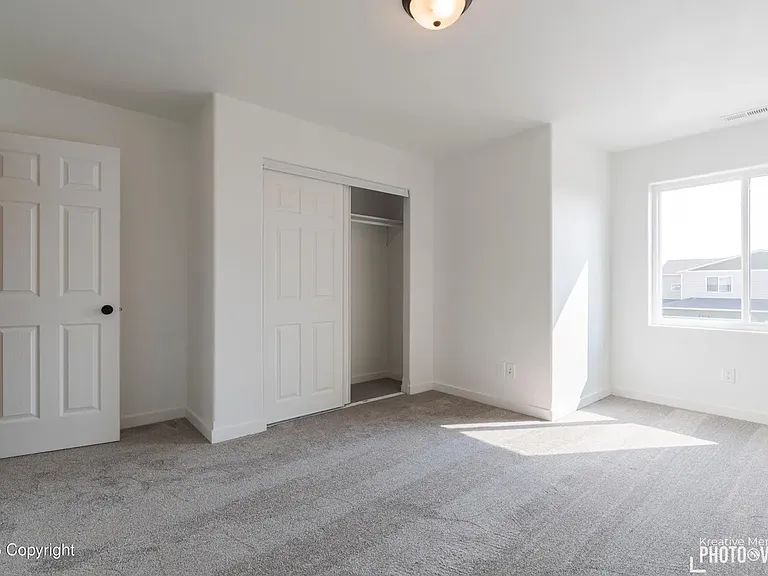 Upstairs bedroom 2.