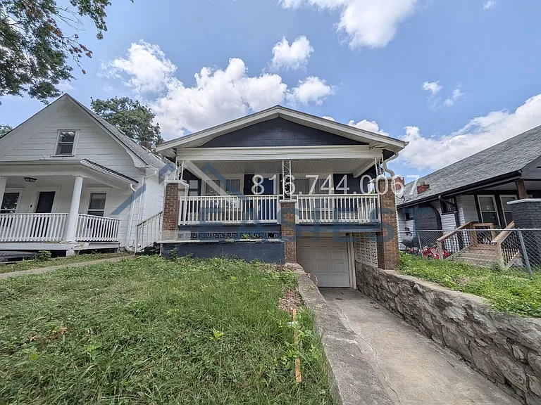 1952 N 30th St — Photo 1