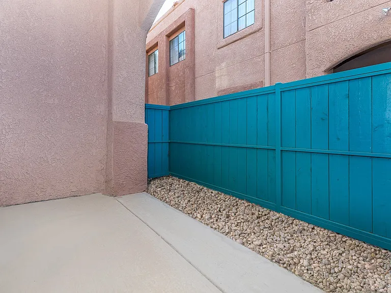 Winterhaven Terrace — Photo 18