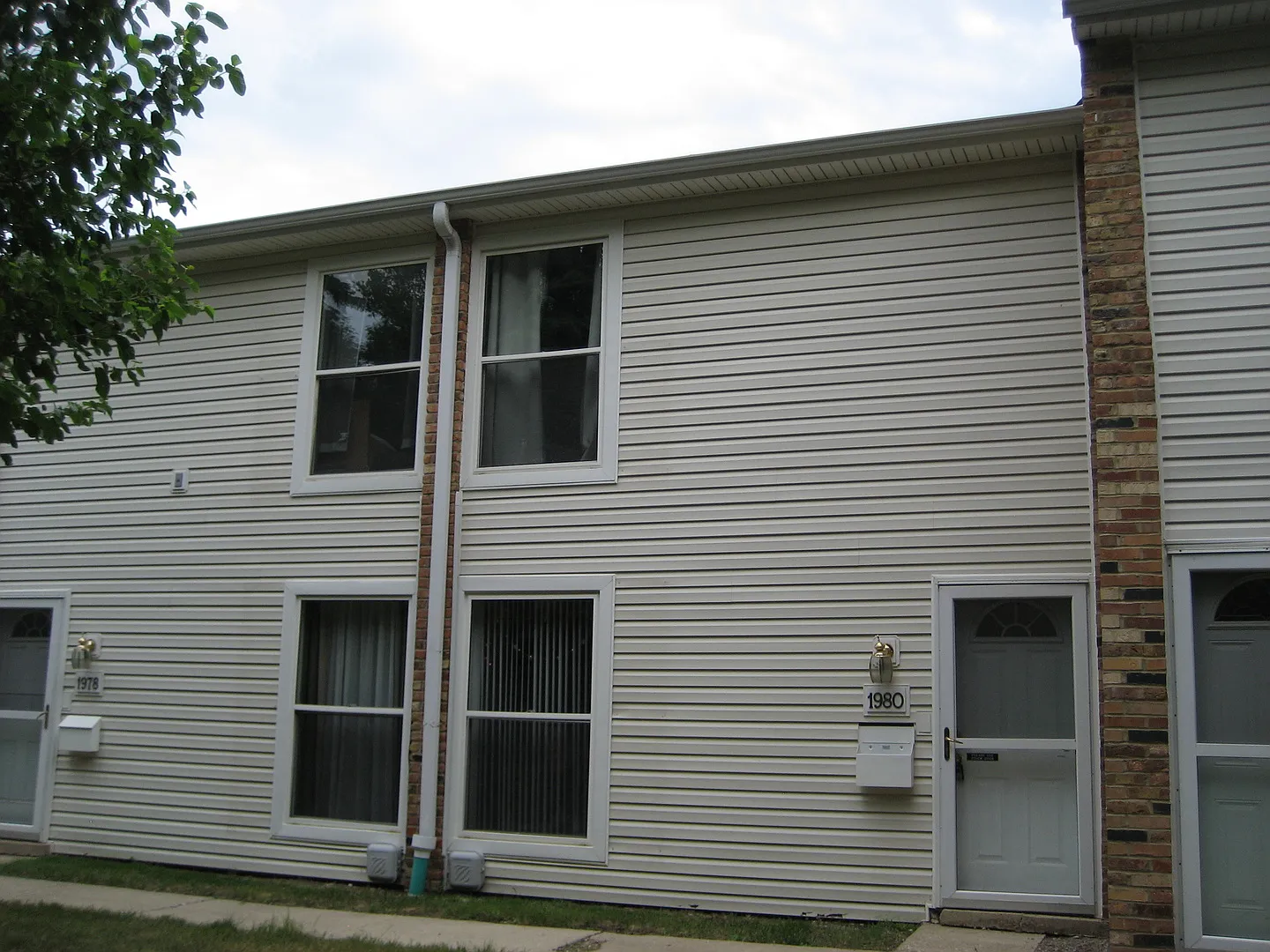 2 bed, 1.5 bath, 1000 sqft, $2,150 — Photo 1
