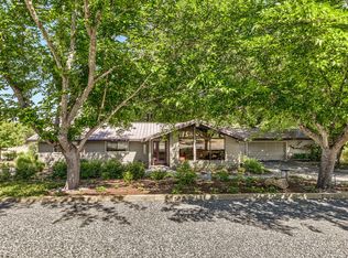 310 Fairfield Dr, Jacksonville, OR